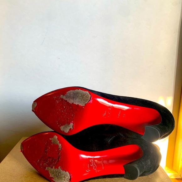 Christian Louboutin Black Suede Booties. Worn once. Excellent condition. Size 41 - Picture 3 of 3